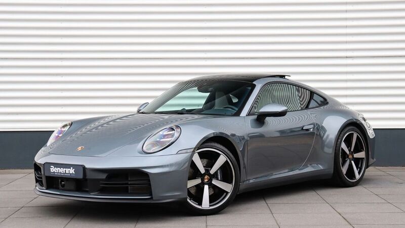 Grau Gebraucht 2024 Porsche 911 Carrera Coupé | 149.992 € (Superpreis) - Bild 1/4