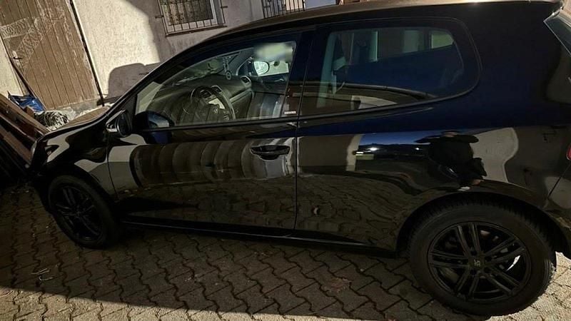 Gebraucht VW Golf 105 PS (77 kW) 2011 Schwarz Coupé