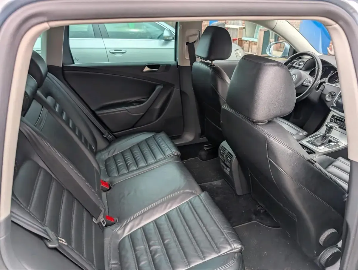 Gebraucht VW Passat 150 PS (110 kW) 2010 Blau Kombi