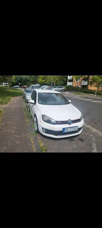 Weiß Gebraucht 2010 VW Golf VI GTI Kleinwagen | 7.999 € (Fairer Preis) - Bild 1/4