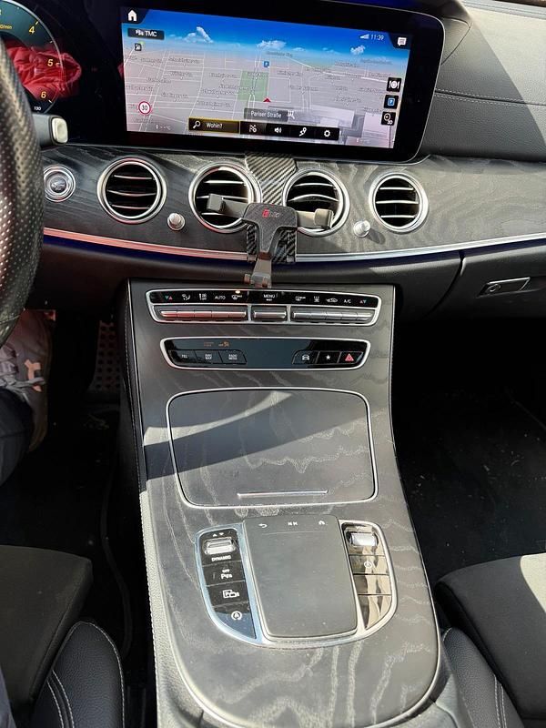 Gebraucht Mercedes E400 Edition 330 PS (242 kW) 2020 Schwarz Limousine