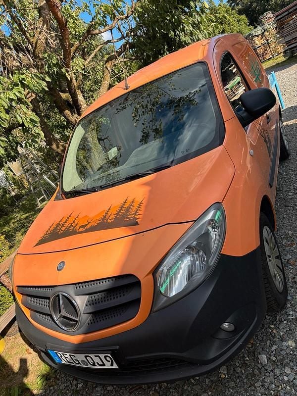 Orange Gebraucht 2017 Mercedes Citan 111 Van / Kleinbus | 4.700 € (Fairer Preis) - Bild 1/4