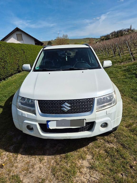 Gebraucht Suzuki Grand Vitara Comfort 129 PS (94 kW) 2012 Weiß SUV