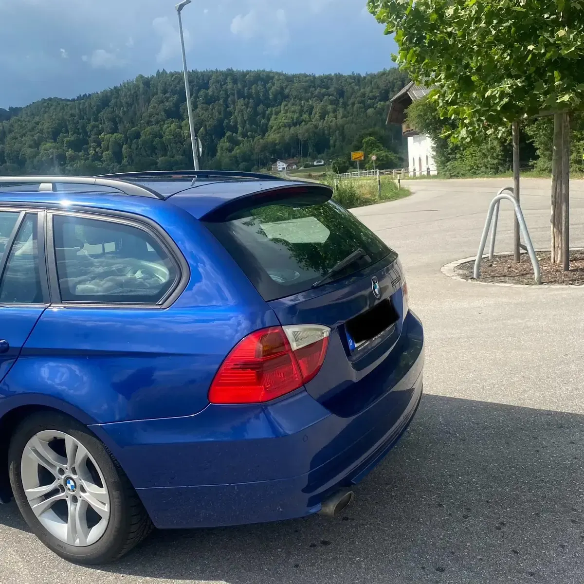 Gebraucht BMW 320 177 PS (130 kW) 2007 Blau Kombi