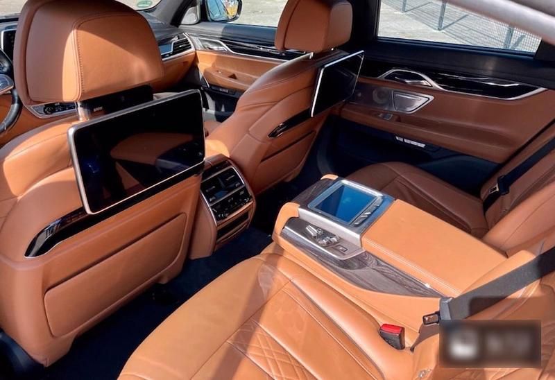 Gebraucht BMW 750 Executive 449 PS (330 kW) 2015 Andere farben Limousine