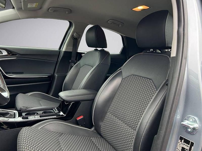 Gebraucht Kia XCeed Vision 160 PS (117 kW) 2023 Silber SUV