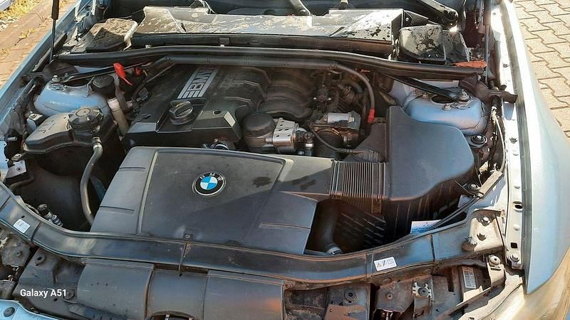 Gebraucht BMW 318 Exclusive 143 PS (105 kW) 2010 Blau Kombi