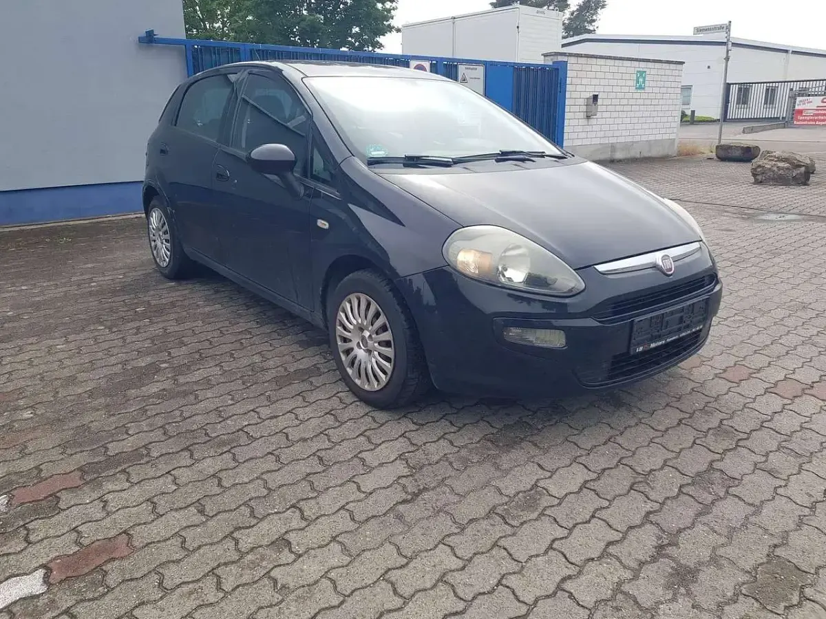 Gebraucht Fiat Punto 69 PS (50 kW) 2011 Colore esterno (nero Kleinwagen