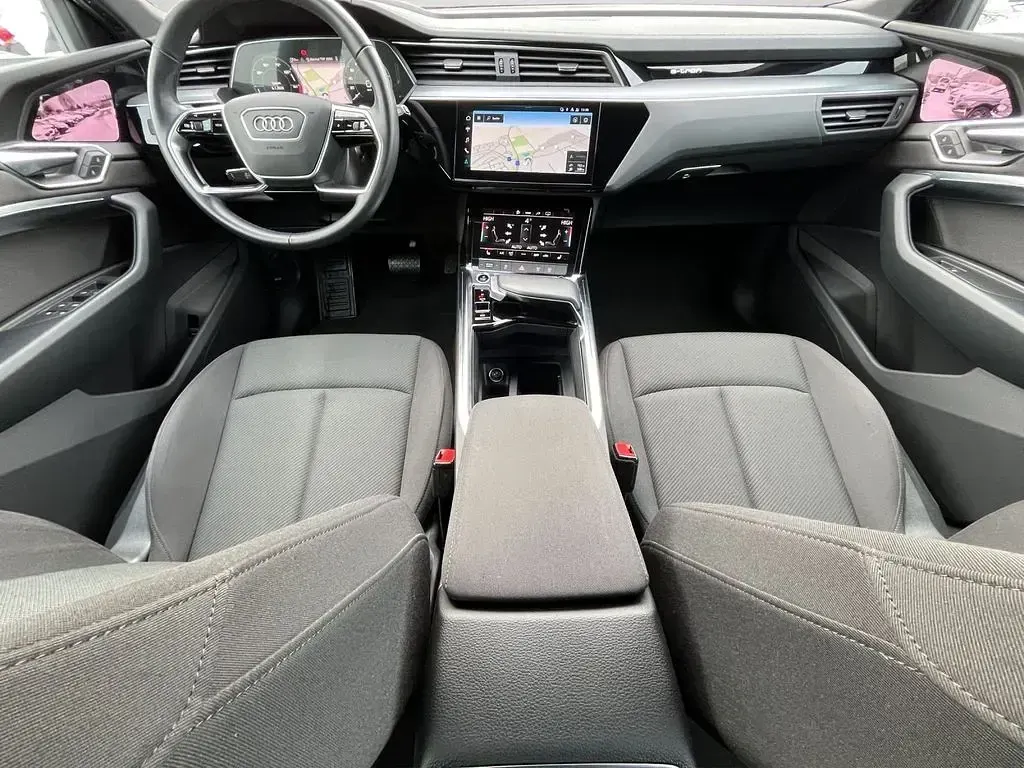 Używany Audi e-tron Ambiente 300 kW (408 KM) 2022 Czarny SUV