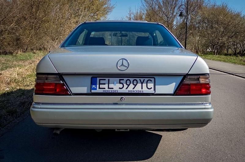 Gebraucht Mercedes 230 185 PS (136 kW) 1990