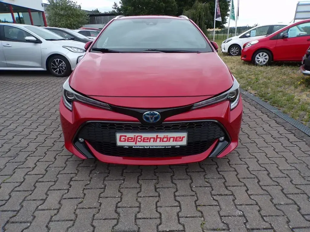Gebraucht Toyota Corolla Team 122 PS (89 kW) 2020 Rot Kombi