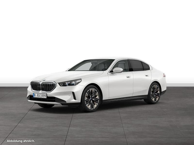 Gebraucht BMW 540 286 PS (210 kW) 2025 Weiß Limousine