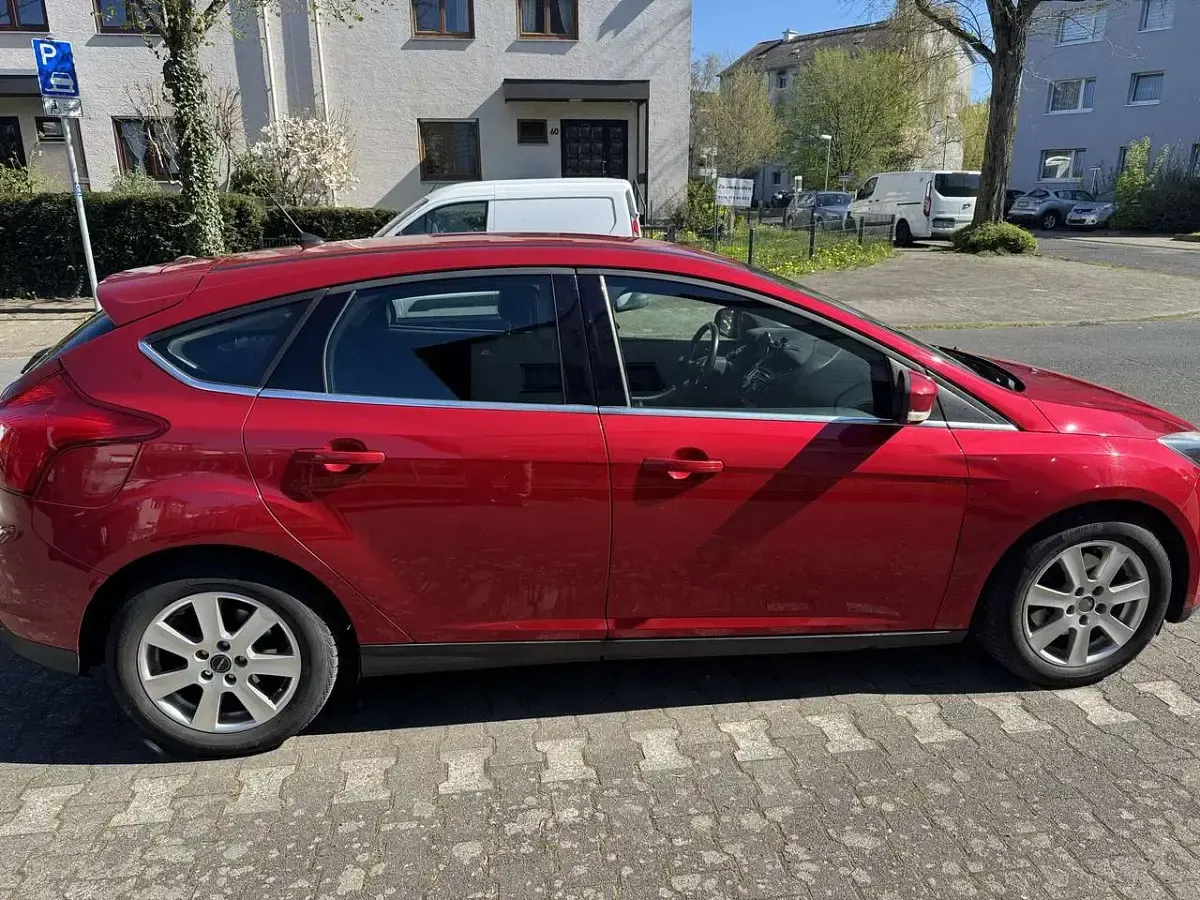 Gebraucht Ford Focus Titanium 150 PS (110 kW) 2013 Rot Kleinwagen