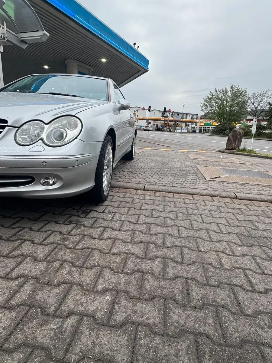Gebraucht Mercedes CLK240 170 PS (125 kW) 2004 Silber Coupé