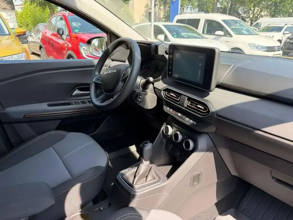 Gebraucht Dacia Sandero Extreme 91 PS (66 kW) 2024 Staubgrau Limousine