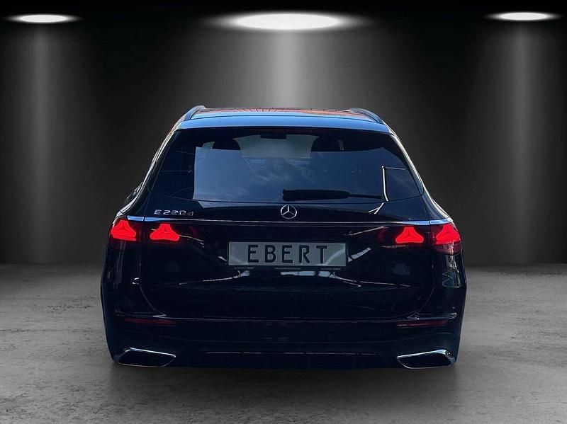 Gebraucht Mercedes E220 Advanced 197 PS (144 kW) 2023 Obsidianschwarz Kombi