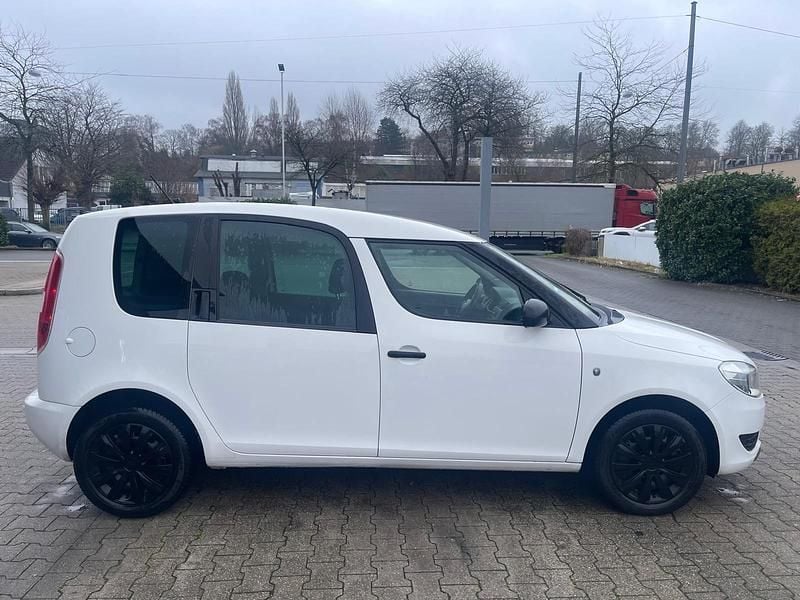 Gebraucht Skoda Roomster Active 69 PS (50 kW) 2013 Silber Van / Kleinbus
