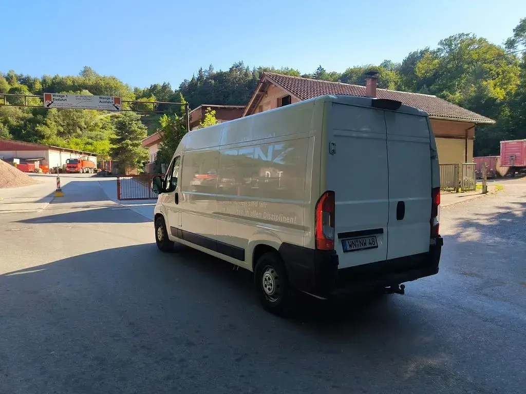 Gebraucht Peugeot Boxer 165 PS (121 kW) 2021 Weiß Van
