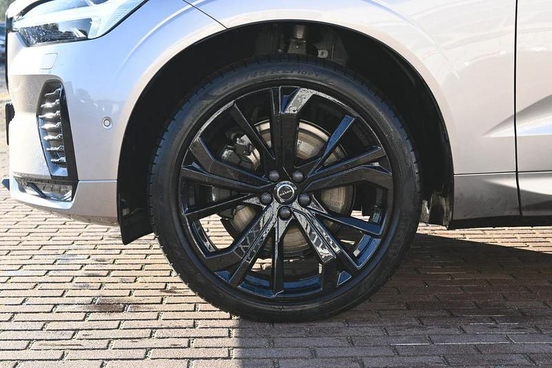 Gebraucht Volvo XC60 Plus 197 PS (144 kW) 2022 Beige SUV