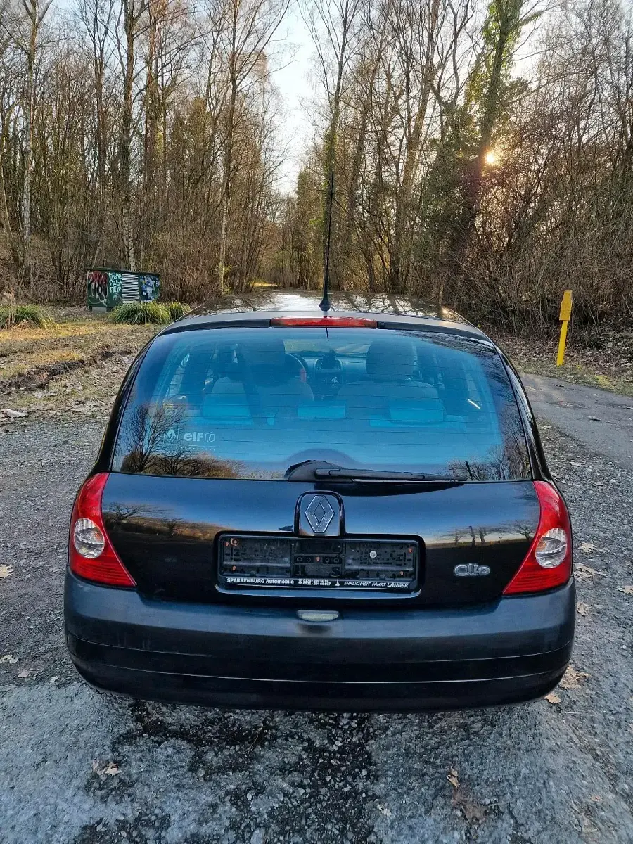 Gebraucht Renault Clio II 75 PS (55 kW) 2006 Schwarz Kleinwagen