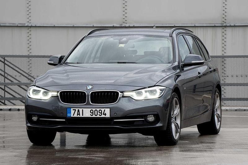 Grau Gebraucht 2018 BMW 330 Sport Line Kombi | 19.360 € (Fairer Preis) - Bild 1/4