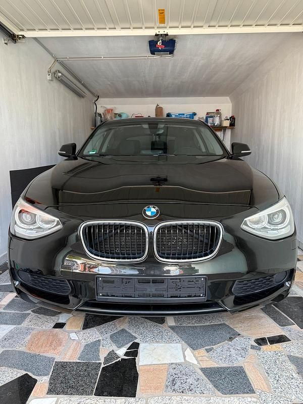 Schwarz Gebraucht 2012 BMW 116 Kleinwagen | 10.600 € (Fairer Preis) - Bild 1/4