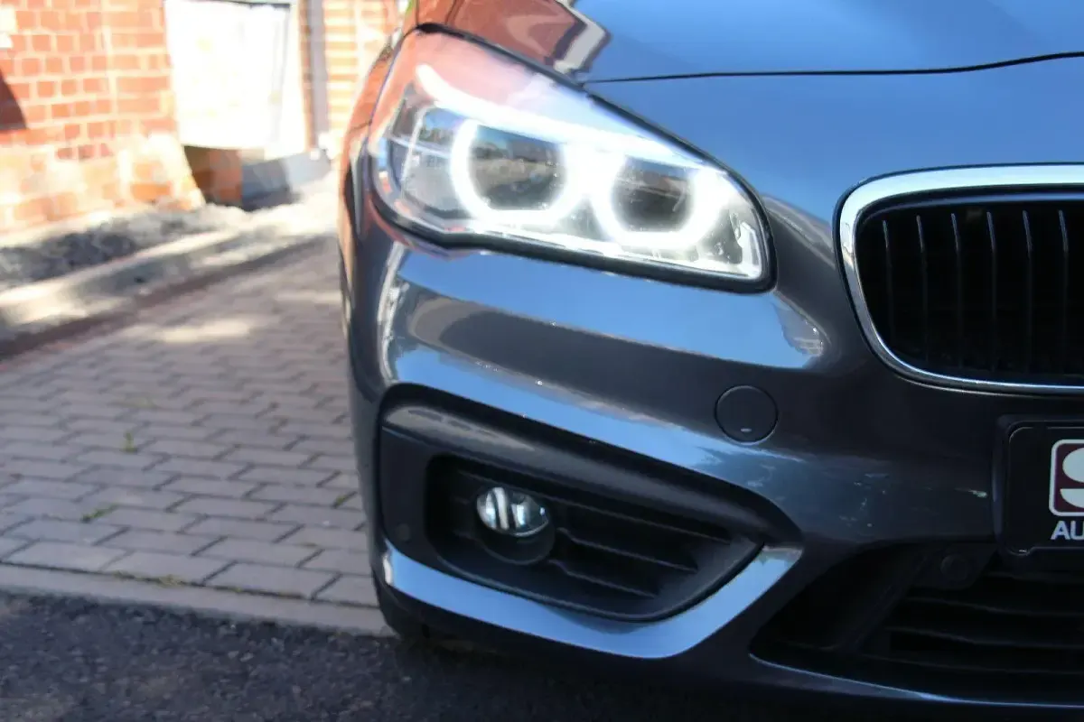 Gebraucht BMW 220 Sport Line 190 PS (139 kW) 2015 Grau Kombi