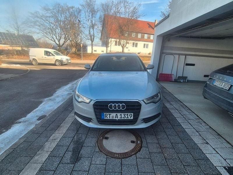 Grau Gebraucht 2012 Audi A6 Limousine | 12.000 € (Guter Preis) - Bild 1/4