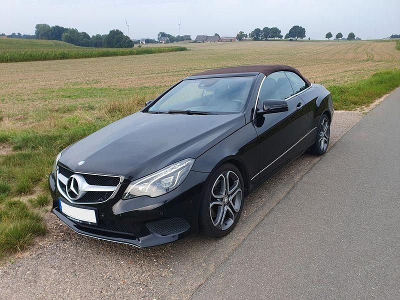 Schwarz Gebraucht 2014 Mercedes E200 Sport Cabrio | 19.900 € (Fairer Preis) - Bild 1/4