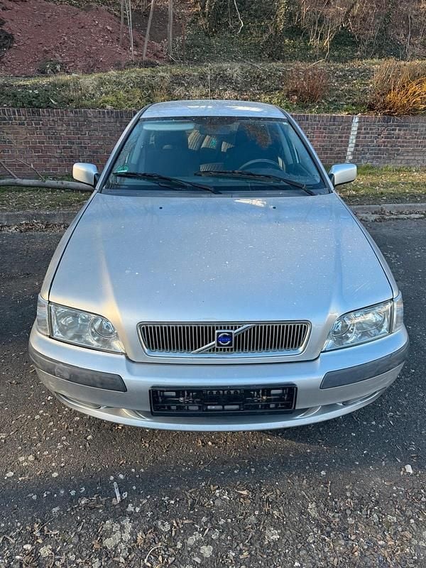 Gebraucht Volvo V40 90 PS (66 kW) 2000 Silber Kombi