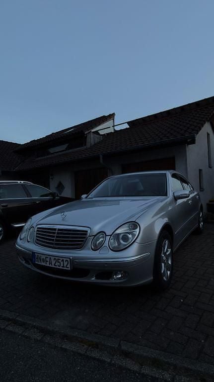 Gebraucht Mercedes E320 Elegance 224 PS (164 kW) 2002 Schwarz Limousine