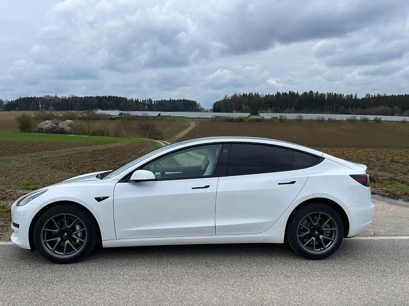 Gebraucht Tesla Model 3 RWD 239 kW (325 PS) 2022 Weiß Limousine