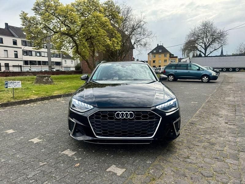 Gebraucht Audi A4 S-Line 163 PS (119 kW) 2024 Schwarz Kombi