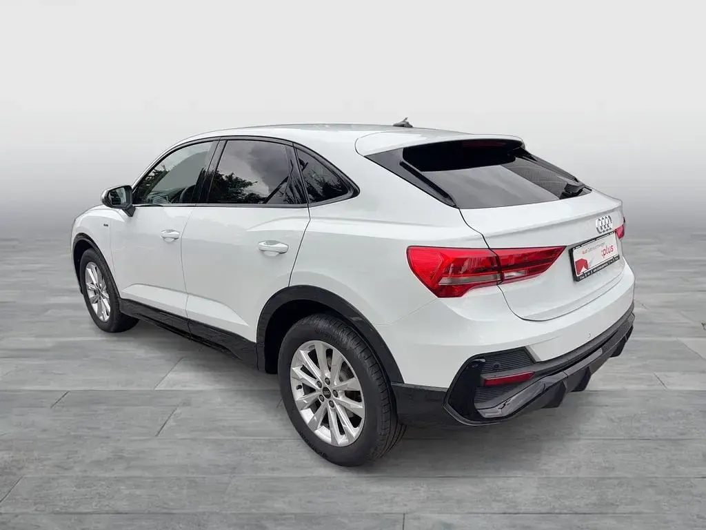 Gebraucht Audi Q3 Sportback S-Line 150 PS (110 kW) 2025 Gletscherweiß metallic SUV