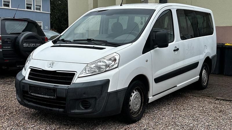 Gebraucht Peugeot TePee 128 PS (94 kW) 2012 Weiß Van / Kleinbus