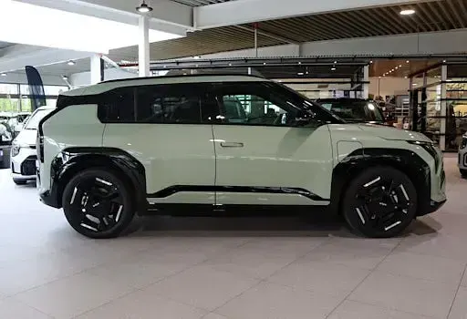 Neu Kia EV3 GT-Line 150 kW (204 PS) 2026 Aventurin grün SUV