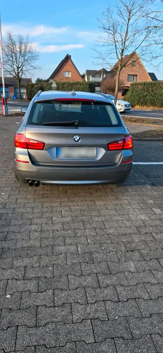 Gebraucht BMW 520 184 PS (135 kW) 2011 Grau Kombi