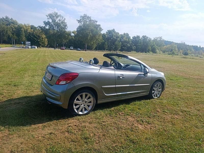 Gebraucht Peugeot 207 CC Active 120 PS (88 kW) 2013 Grau Cabrio