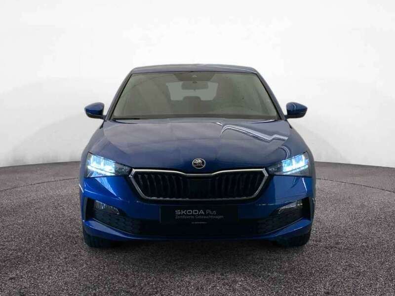 Gebraucht Skoda Scala Active 110 PS (80 kW) 2021 Raceblau metallic Kleinwagen