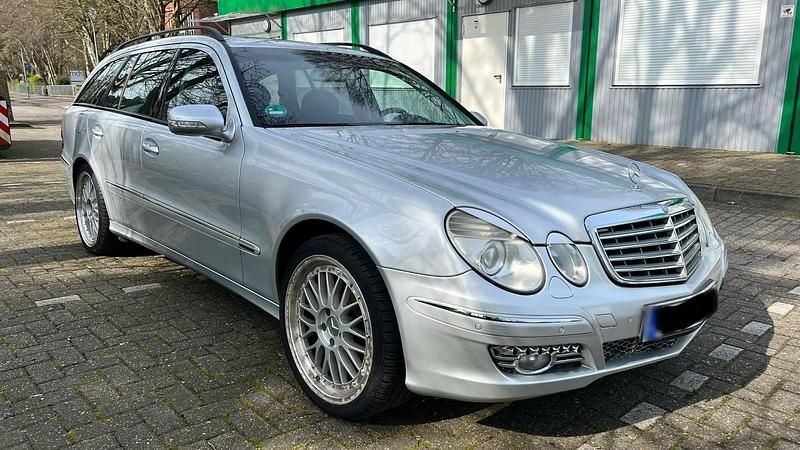 Gebraucht Mercedes E220 Elegance 170 PS (125 kW) 2007 Silber Kombi