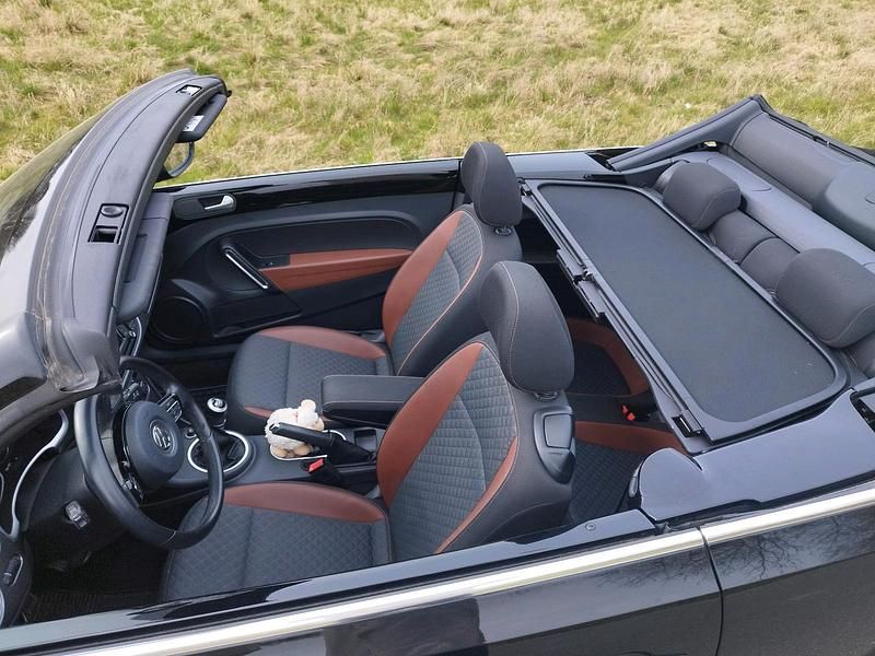 Gebraucht VW Beetle Allstar 105 PS (77 kW) 2016 Schwarz Kleinwagen