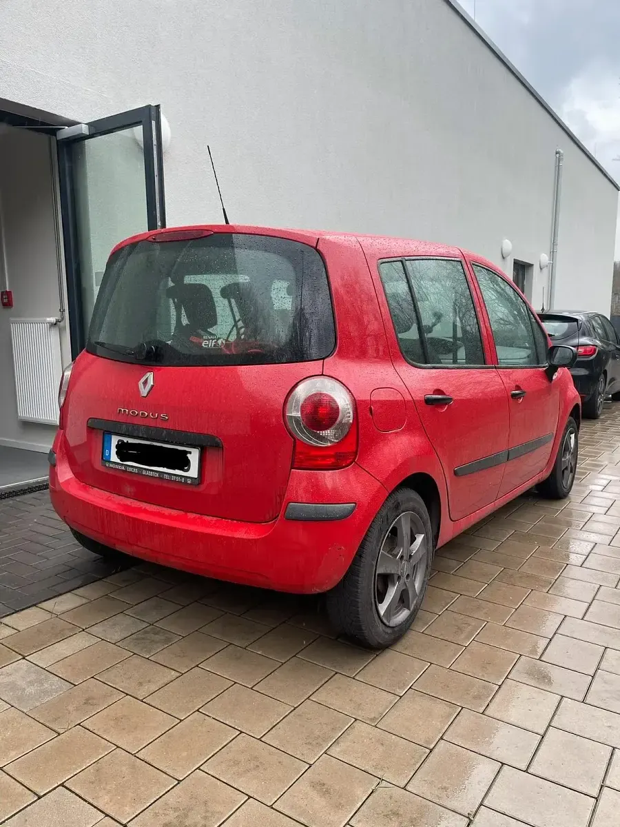 Używany Renault Modus 75 KM (55 kW) 2007 Czerwony Minivan