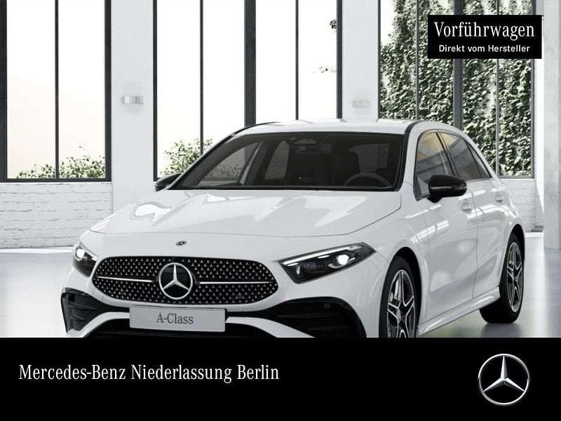 Weiß Gebraucht 2024 Mercedes A200 AMG Limousine | 33.980 € (Fairer Preis) - Bild 1/3
