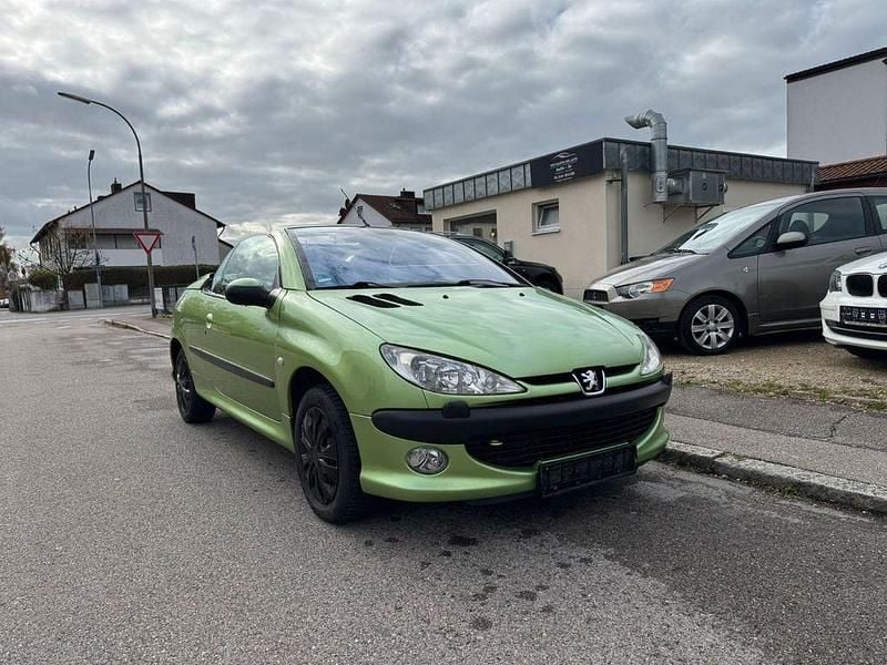 Grün Gebraucht 2003 Peugeot 206 CC Platinum Cabrio | 1.250 € (Guter Preis) - Bild 1/4
