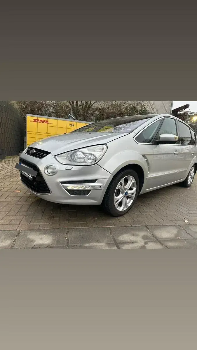 Gebraucht Ford S-MAX Titanium 163 PS (119 kW) 2011 Silber Van / Kleinbus