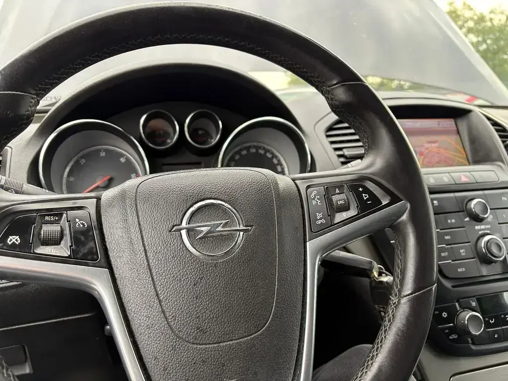 Gebraucht Opel Insignia 160 PS (117 kW) 2010 Grau Limousine