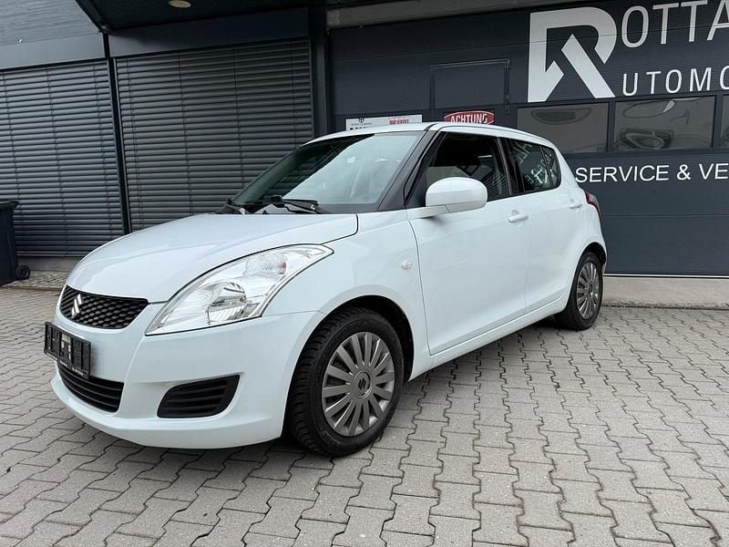 Gebraucht Suzuki Swift 94 PS (69 kW) 2013 Weiß Kleinwagen