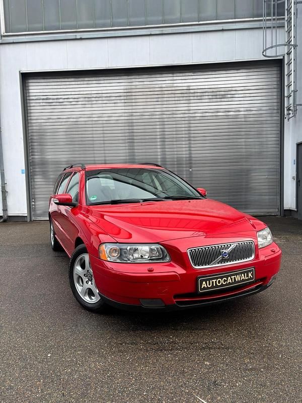 Gebraucht Volvo V70 163 PS (119 kW) 2005 Rot Kombi