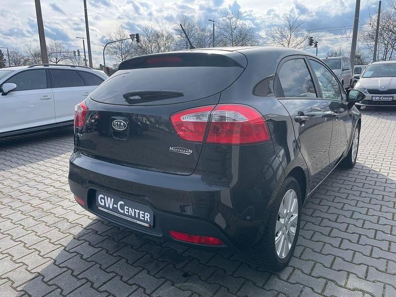 Gebraucht Kia Rio Edition 7 109 PS (80 kW) 2012 Schwarz Limousine