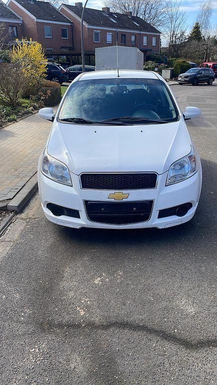 Gebraucht Chevrolet Aveo 84 PS (61 kW) 2010 Weiß Limousine